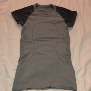 Woman’s Lululemon Tshirt